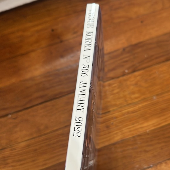 BTS Vogue Korea Jan 2022 special edition - Picture 3 of 3